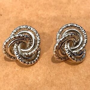 Silver Tone Knot Earrings ⭐️5/$25⭐️